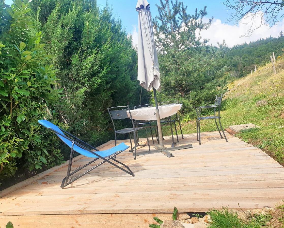 Le Petit Rias Gîte Soleil Saint Maurice en Chalencon Exterior foto
